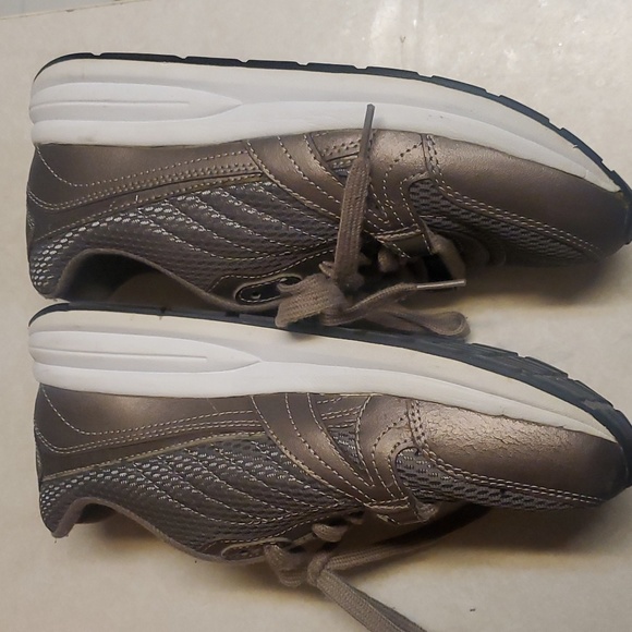 Easy Spirit Flex size 8 Women's athletic shoe Pewter color walking shoe - Picture 4 of 10